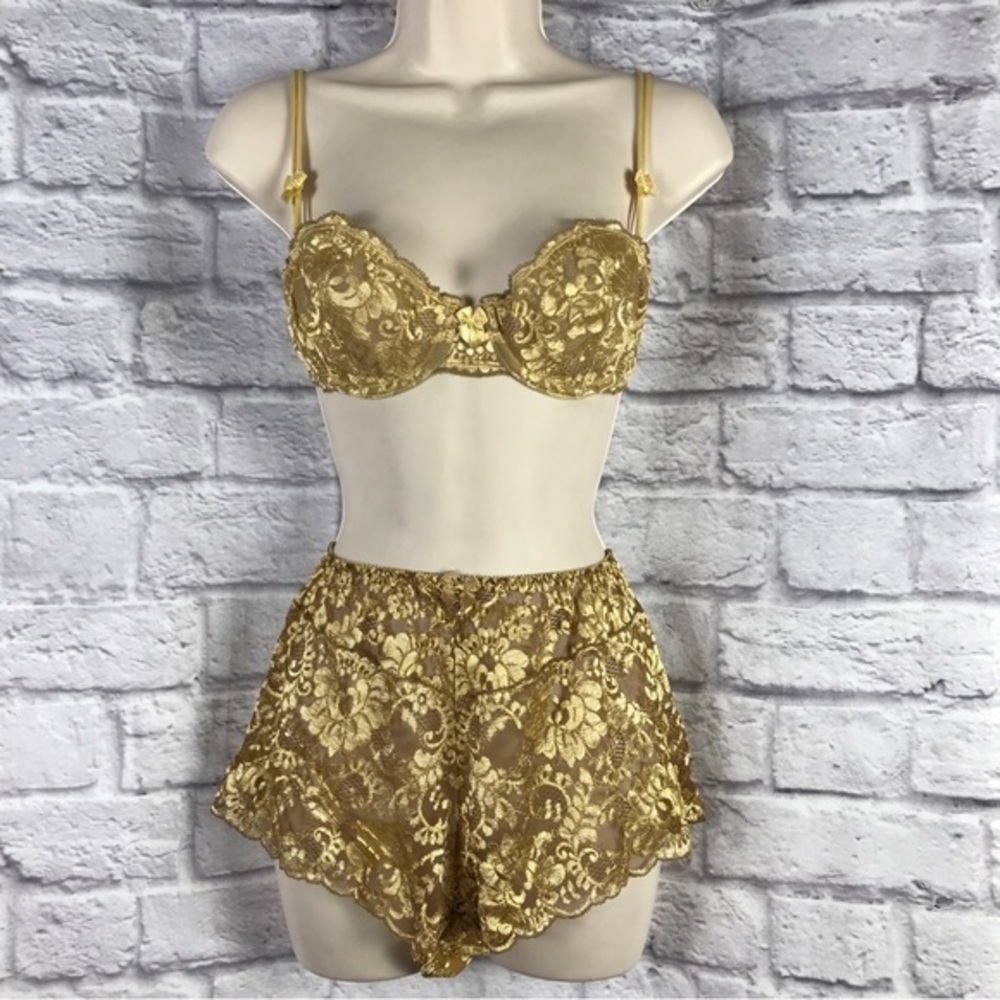 Vintage Victoria’s‎ Secret Gold Lace Bra and Tap Short Set 2pc
